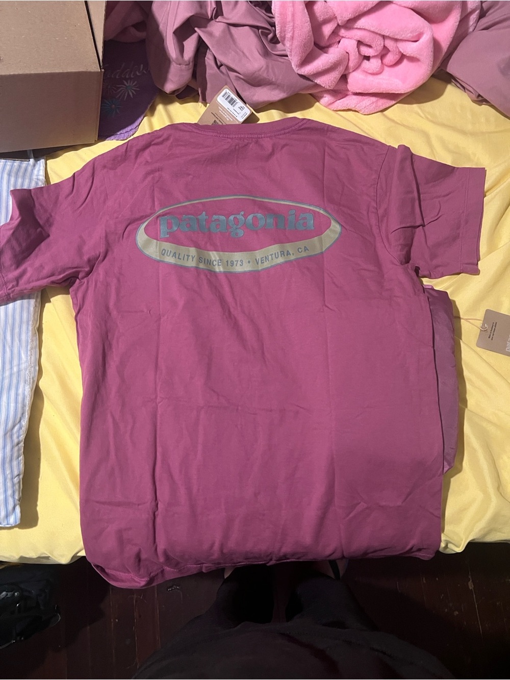 Patagonia Packable Tote in Plum Purple and Women’s shirt S - Picture 4 of 5